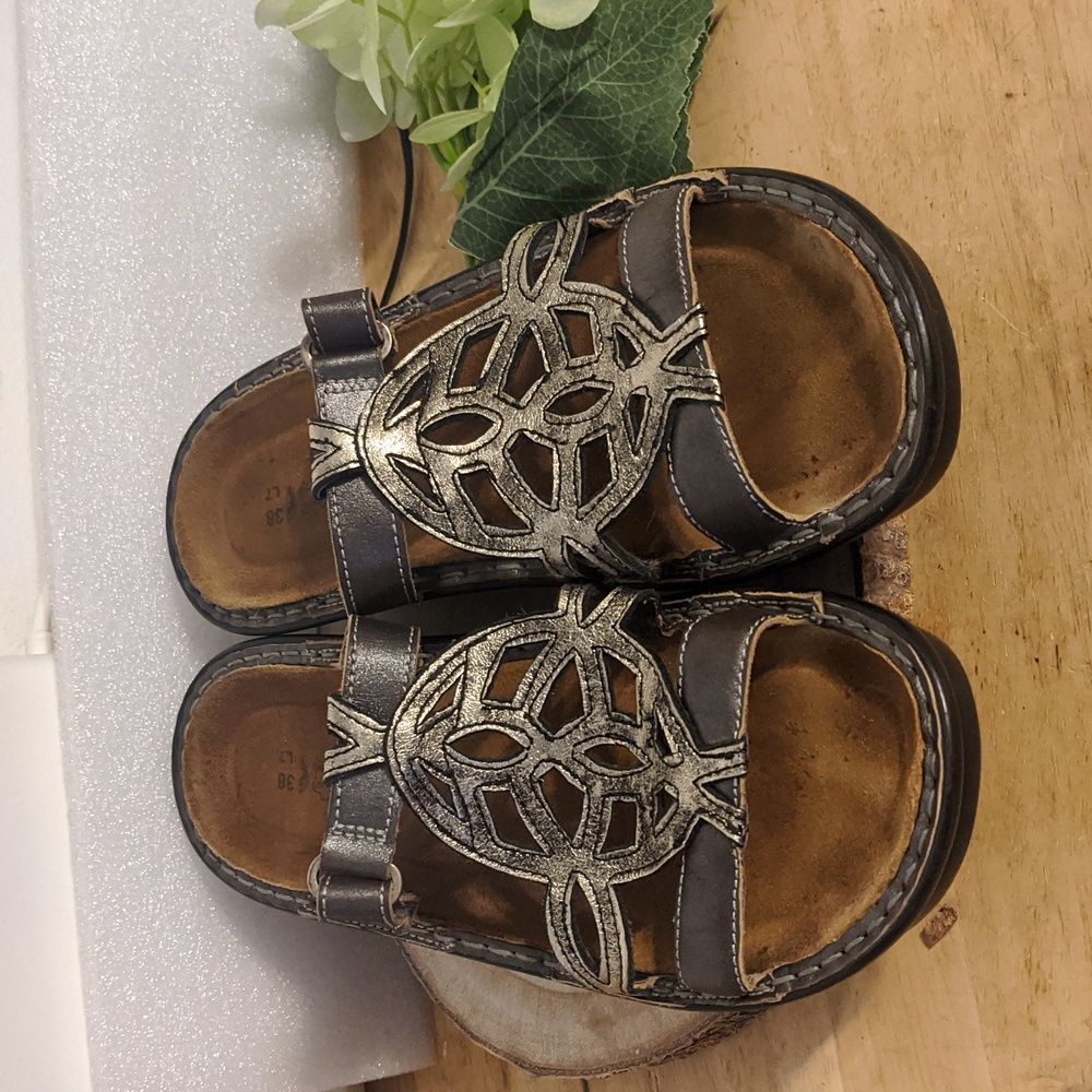 Naot Slip On Backless Sandals Chunky Heel Medallion Brown Womens Size 7 EU 38